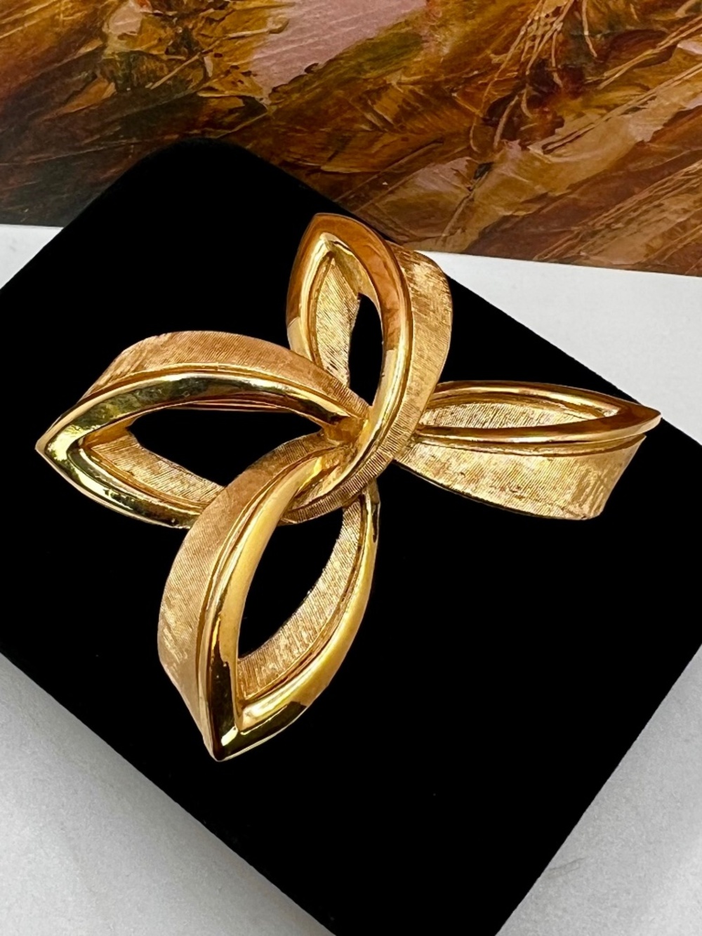 Crown Trifari Ribbon Bow Brooch